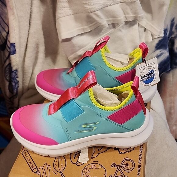 Kids sketchers slip in machine washable size 3.5 NWT - Picture 1 of 5